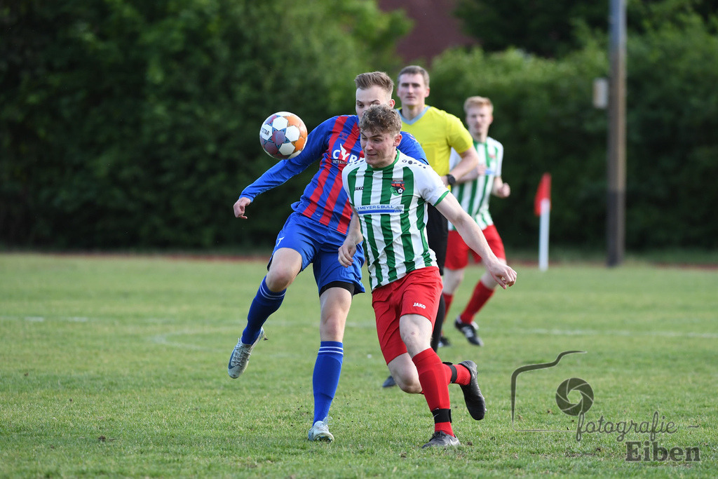 TuS Ofen-SG FriPe | Herren 1. Kreisklasse Süd, Jade-Weser-Hunte; TuS Ofen (blau)-SG FriPe (weiß) am 28.05.2025; in Ofen (), Photo: Philip Eiben 2025 - Realisiert mit Pictrs.com