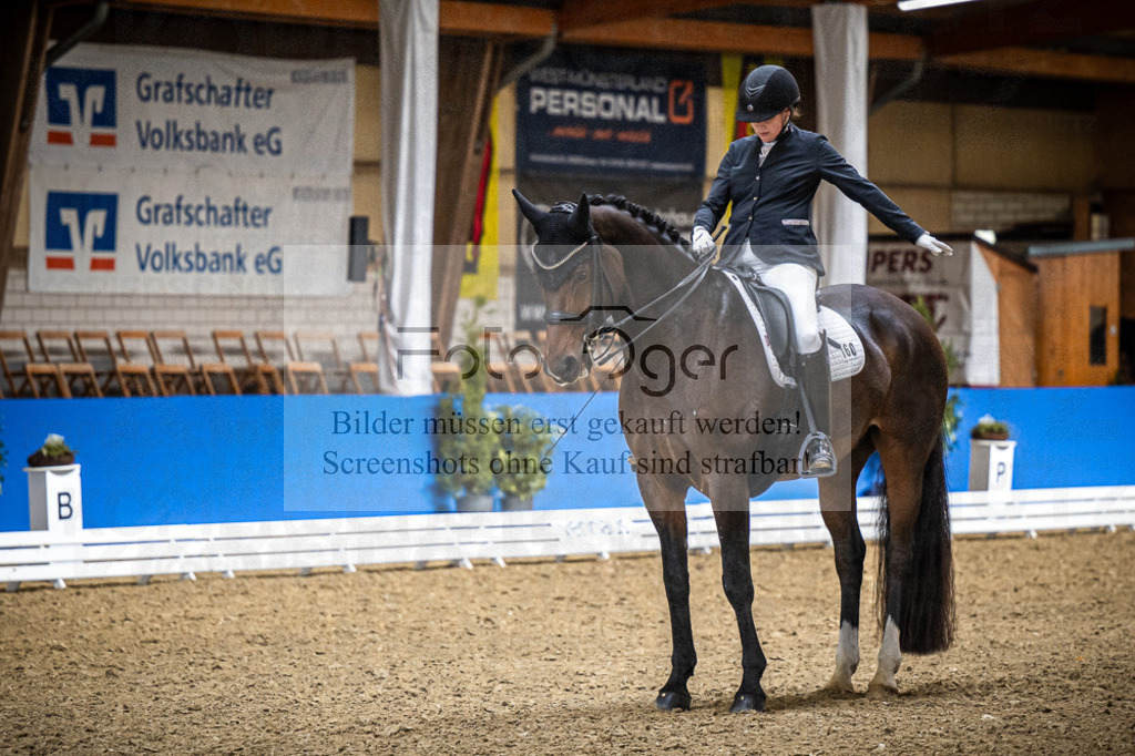 DOS_2383 | Entdecke hochwertige Reitturnierfotos von Foto Oger. Professionell, emotional und authentisch – jetzt Lieblingsmomente im Shop bestellen.Deutschlandweite Turnierfotografie. - Realisiert mit Pictrs.com