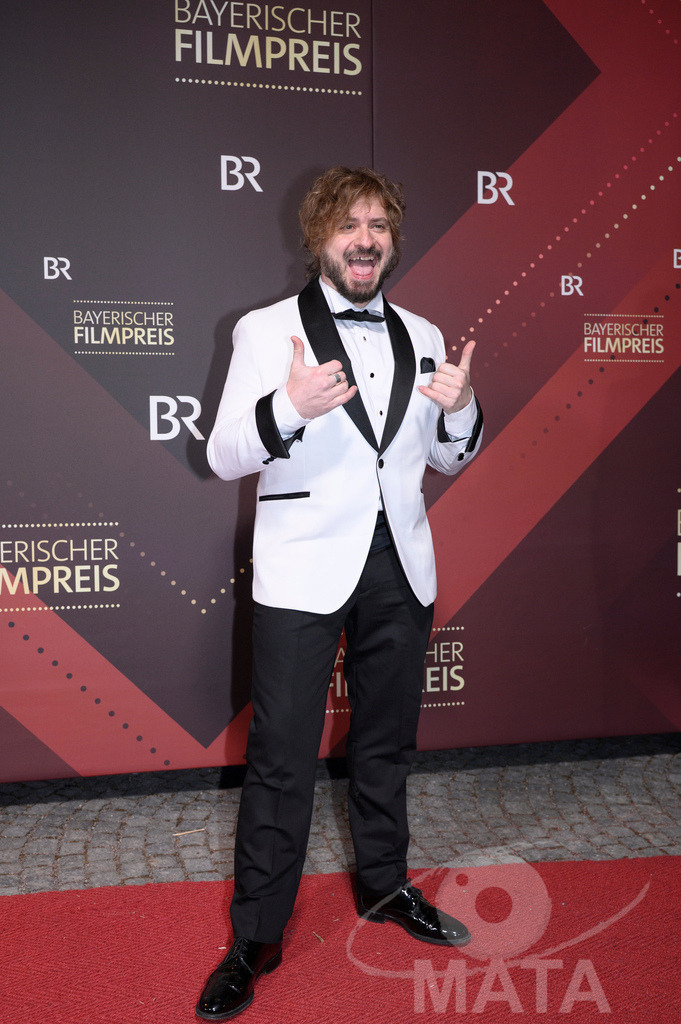 _DWI5041 | Daniel Christensen bei der Verleihung des 47. Bayerischen Filmpreises 2026  im Prinzregententheater. München, Deutschland. Der Bayerische Filmpreis wird seit 1979 von der Bayerischen Staatsregierung verliehen, um die Bedeutung des Kinofilms als Kulturgut herauszustellen - Realisiert mit Pictrs.com