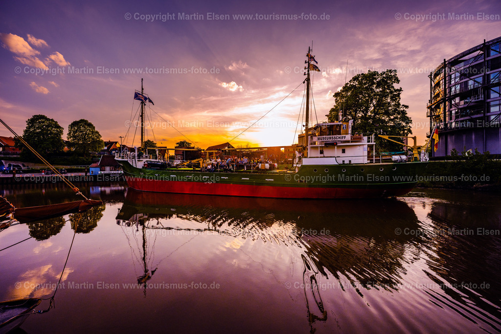 Stade Greundik Museumsschiff auf der Schwinge_ELS_6062010525 Kopie | Fotos aus den Touristenorten aus Norddeutschland. - Realisiert mit Pictrs.com