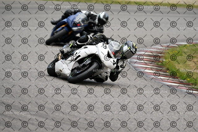 25bt02-0491 | markuskiefer.com - Realisiert mit Pictrs.com