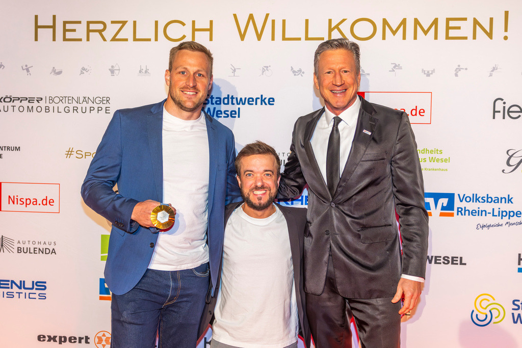 top-top.de 260306-269 | Foto, Video, Fotografie, Videografie, Fotobox, DJ, Discjockey, Musik, Musikbox, Veranstaltung, Photobooth, Amazon, Ebay, Buchtipp, Bestseller, Autor, Verlag, Buch, Wesel, Hamminkeln, NRW, Dinslaken, Rees, Drohne, Hochzeit, Party, Fotobox, Wesel, Fotograf