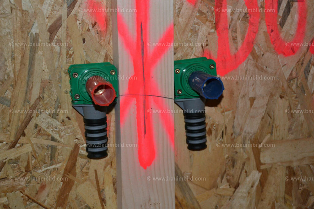 bib-lg15-sanitaer-0014 | Nach LV-Leistungsgruppen sortierte Detailfotos über den Bau eines Hauses. Alle Hausbau-Bilder direkt vom Urheber und Autor der Website Haus-Selber-Bauen.com