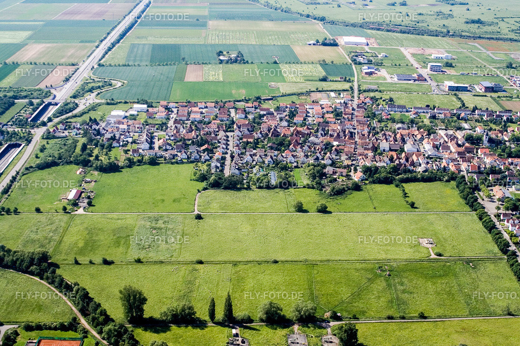 Ortsansicht aus Norden an der A65 Ausfahrt B272 | Luftbild: Ortsansicht aus Norden an der A65 Ausfahrt B272 im Ortsteil Dammheim in Landau im Bundesland Rheinland-Pfalz in Deutschland. Foto: IMG_2226.jpg vom 03.06.2006 durch Werner Riehm/FLY-FOTO.de - Realisiert mit Pictrs.com