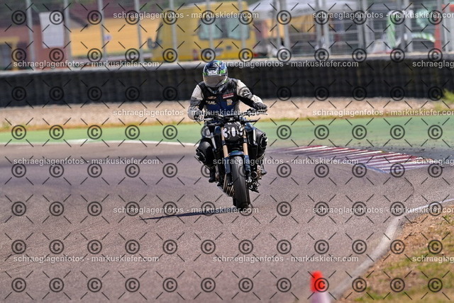 26bt05-1744 | markuskiefer.com - Realisiert mit Pictrs.com