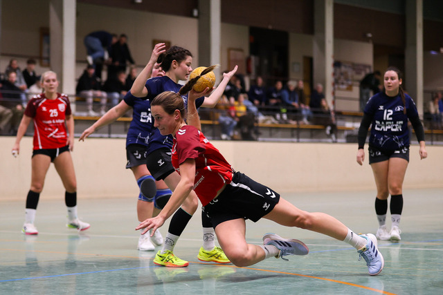Handball I Damen I Saison 2025-2026 I Verbandsliga Süd I HSG Kalkberg 06 - MTV Dänischenhagen I 14.12.2025.65 | Linda Schulz (3, MTV Dänischenhagen) - Realisiert mit Pictrs.com
