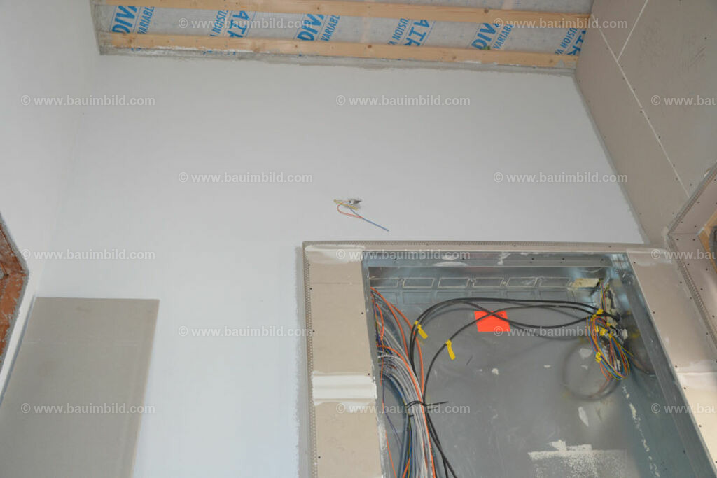 bib-lg20-malerarbeiten-0007 | Nach LV-Leistungsgruppen sortierte Detailfotos über den Bau eines Hauses. Alle Hausbau-Bilder direkt vom Urheber und Autor der Website Haus-Selber-Bauen.com