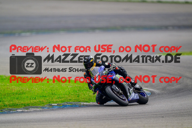 MaZZes_FotoMatrix_240521_6007705_3026 | WEISS