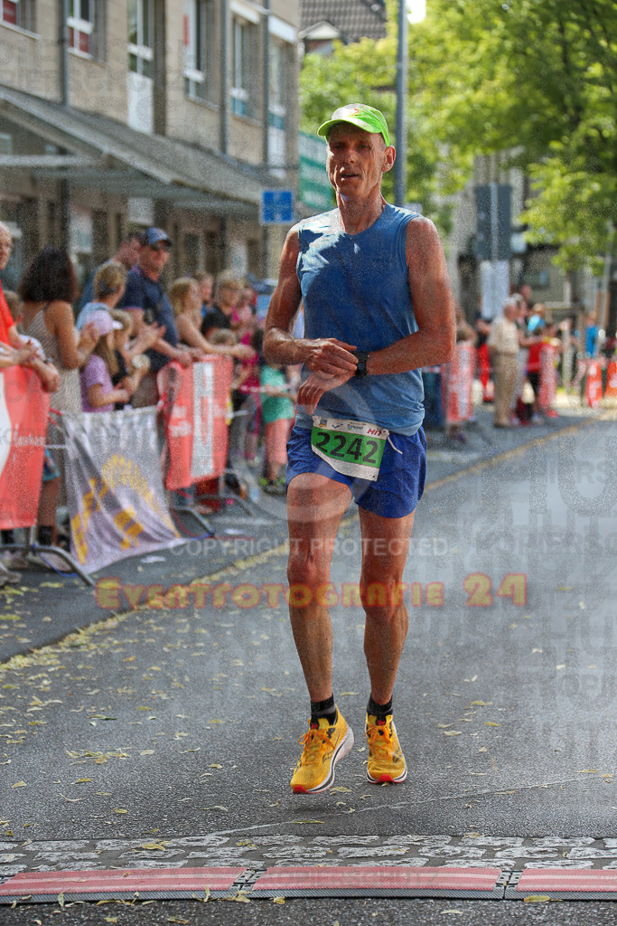 220625_1642_EX1_4887 | Sportfotografie im Rhein-Sieg Kreis, Köln, Bonn, NRW, Rheinland Pfalz, Hessen, etc. Unser Tätigkeitsfeld umfasst den Laufsport vom Volkslauf über den Marathon, Duathlon, Triathon bis zum Ultralauf wie Kölnpfad Ultra oder Schindertrail.
