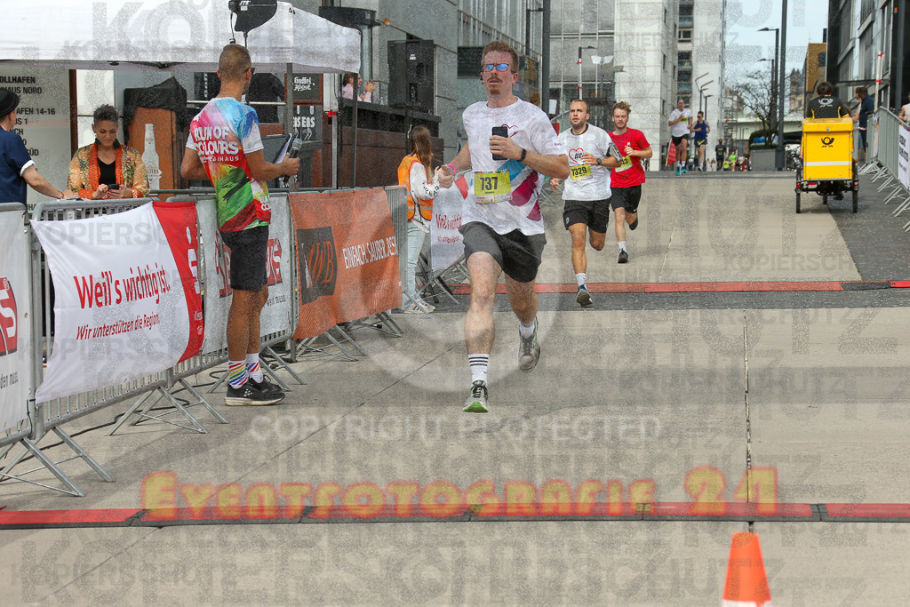250920_1322_EX1_4180 | Sportfotografie im Rhein-Sieg Kreis, Köln, Bonn, NRW, Rheinland Pfalz, Hessen, etc. Unser Tätigkeitsfeld umfasst den Laufsport vom Volkslauf über den Marathon, Duathlon, Triathon bis zum Ultralauf wie Kölnpfad Ultra oder Schindertrail.
