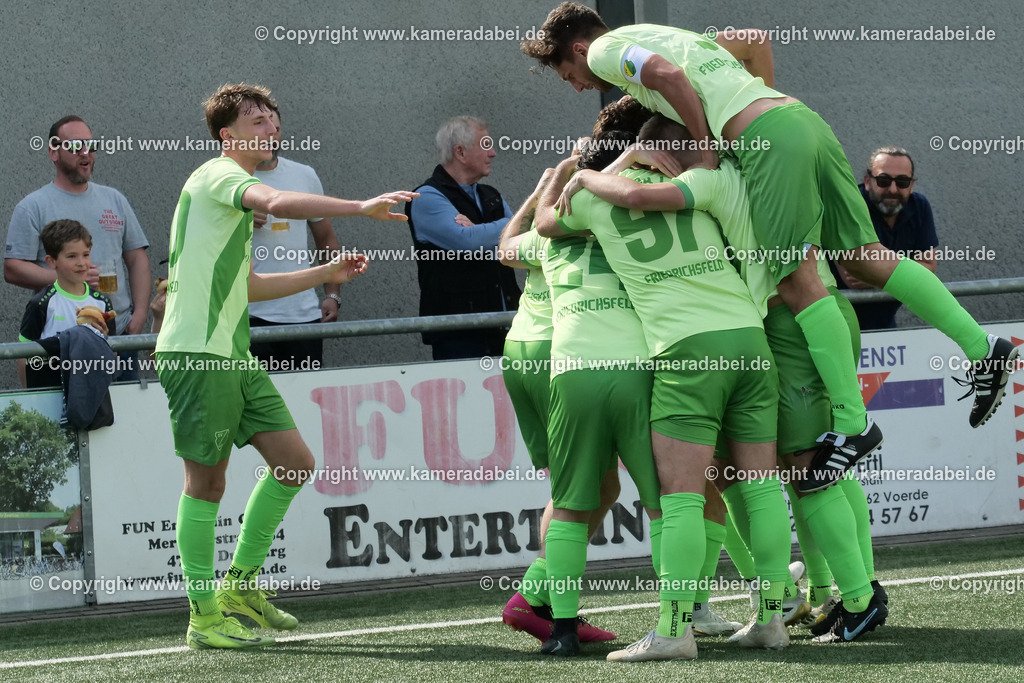 Fußball : Bezirksliga : SV 08/29 Friedrichsfeld - Borusia Veen am 10.05.2026 in Voerde Friedrichsfeld | Fußball : Bezirksliga : SV 08/29 Friedrichsfeld - Borusia Veen am 10.05.2026 in Voerde Friedrichsfeld - Realisiert mit Pictrs.com