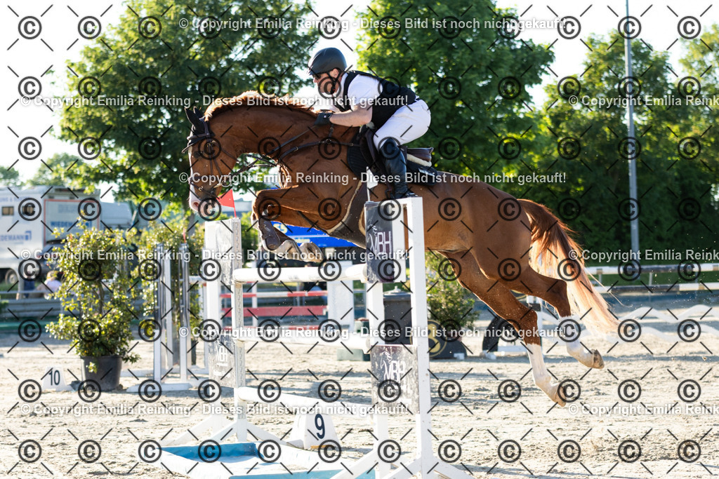 CL5A4090 | Emilia Reinking Fotografie - Realisiert mit Pictrs.com