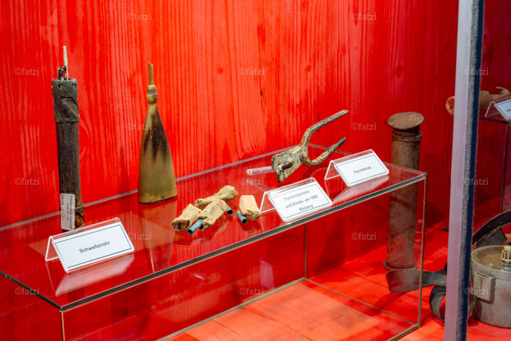 Bergbau-Museum Innen _fatzi_20230908-154928 | Fatzi Bilder-Archiv! 
Die Bilder sind für private Nutzung lizenzfrei. Die kommerzielle Nutzung ist möglich und erwünscht, jedoch bitte ich um vorherige Kontaktaufnahme per E-Mail (info@fatzi.at) oder unter +43 650 7828269 - Realisiert mit Pictrs.com