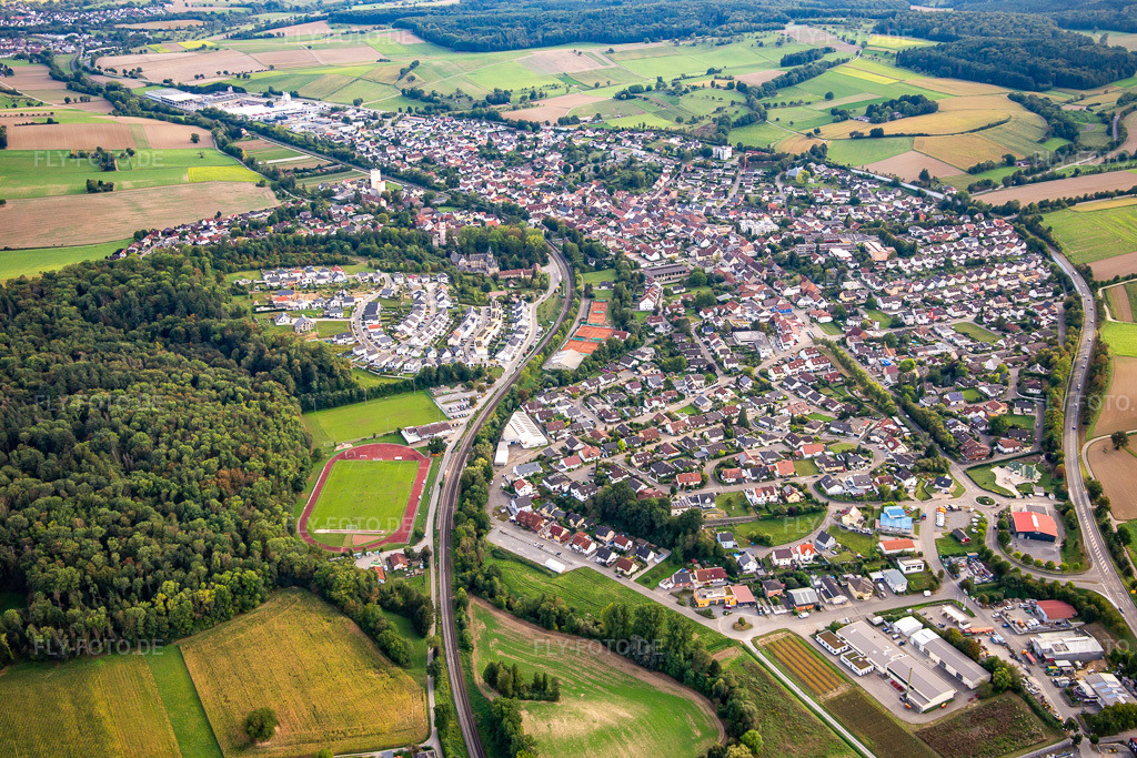 Luftbild: Ortsansicht von Norden in Gondelsheim im Bundesland Baden-Württemberg in Deutschland. Foto: IMG_138729.jpg vom 16.09.2023 durch Werner Riehm/FLY-FOTO.de