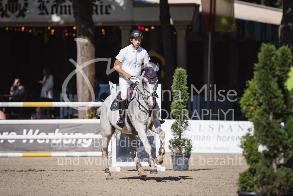 230909_OWLCh_MediumTour-220 | Deine schönsten Turniermomente als professionelle Fotos! Entdecke hochwertige Pferdesport-Fotografie im Online-Shop. Jetzt Fotos finden & bestellen!