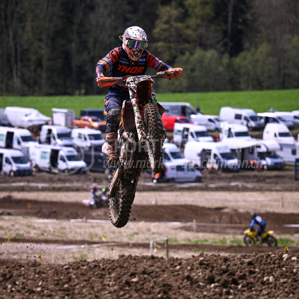 Motocross Schlatt bei Winterthur - 29. April 2023 | Fahrer in der Kategorie Hobby Open am Motocross Schlatt bei Winterthur, 29. April 2023.
Instagram: @mx_schlatt | @mc_wila | @sam_schweiz
Bild: Sportfotografie Markus Aeschimann | www.markus-aeschimann.ch - Realisiert mit Pictrs.com