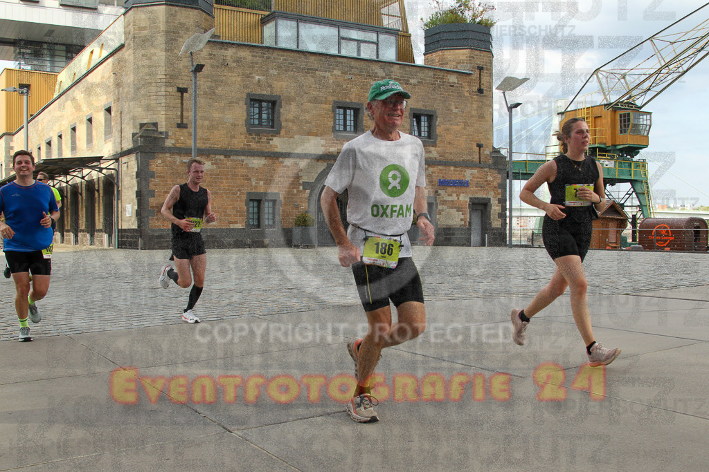 250920_1526_EV4_8773 | Sportfotografie im Rhein-Sieg Kreis, Köln, Bonn, NRW, Rheinland Pfalz, Hessen, etc. Unser Tätigkeitsfeld umfasst den Laufsport vom Volkslauf über den Marathon, Duathlon, Triathon bis zum Ultralauf wie Kölnpfad Ultra oder Schindertrail.