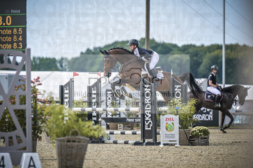 DOS_7539 | Entdecke hochwertige Reitturnierfotos von Foto Oger. Professionell, emotional und authentisch – jetzt Lieblingsmomente im Shop bestellen.Deutschlandweite Turnierfotografie. - Realisiert mit Pictrs.com