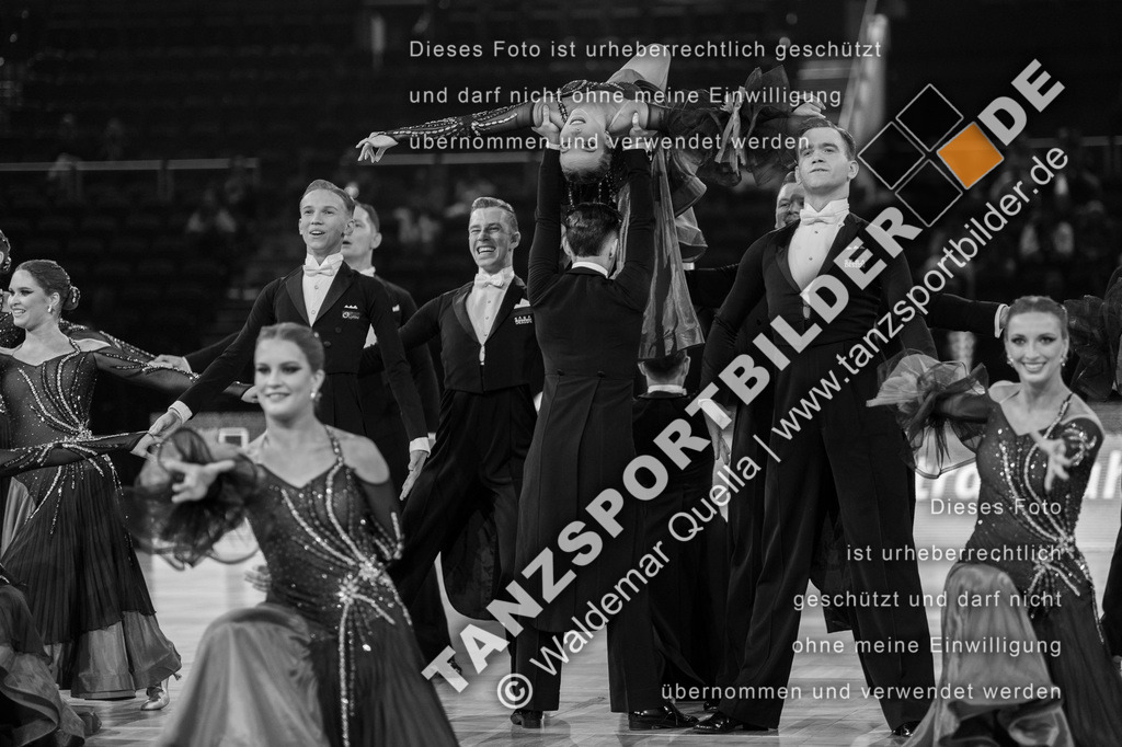 20251206-01472 | Hier finden Sie Tanz Bilder vom Latein und Standard Formationen tanzen. Sportbilder vom Tanzsport. Schöne Fotos und von Weltmeisterschaft, Europameisterschaft, Bundesliga, Regionalliga, Oberliga und Landesliga sowie von GOC Stuttgart, DanceComp, WM Bremen