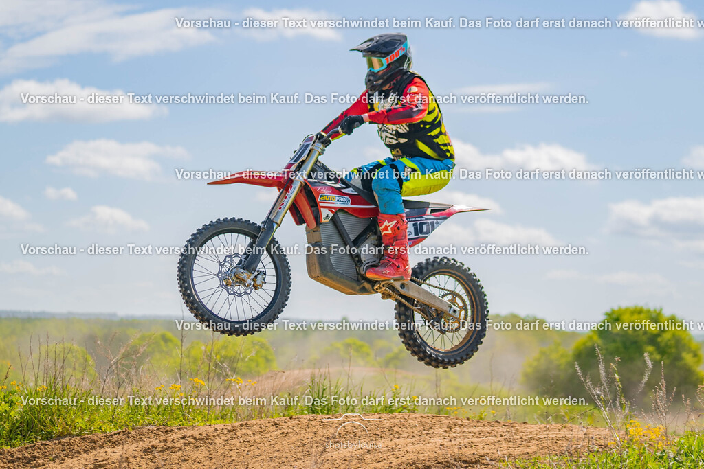 05_03_Schwedt-9235 | Sportfotografin aus Berlin-Brandenburg mit Fokus auf Motocross. Ich halte deine sportliche Leistung und echte Emotionen auf und neben der Strecke professionell fest. Entdecke die Fotos von deinem Rennen und bestelle sie direkt hier im Shop.
