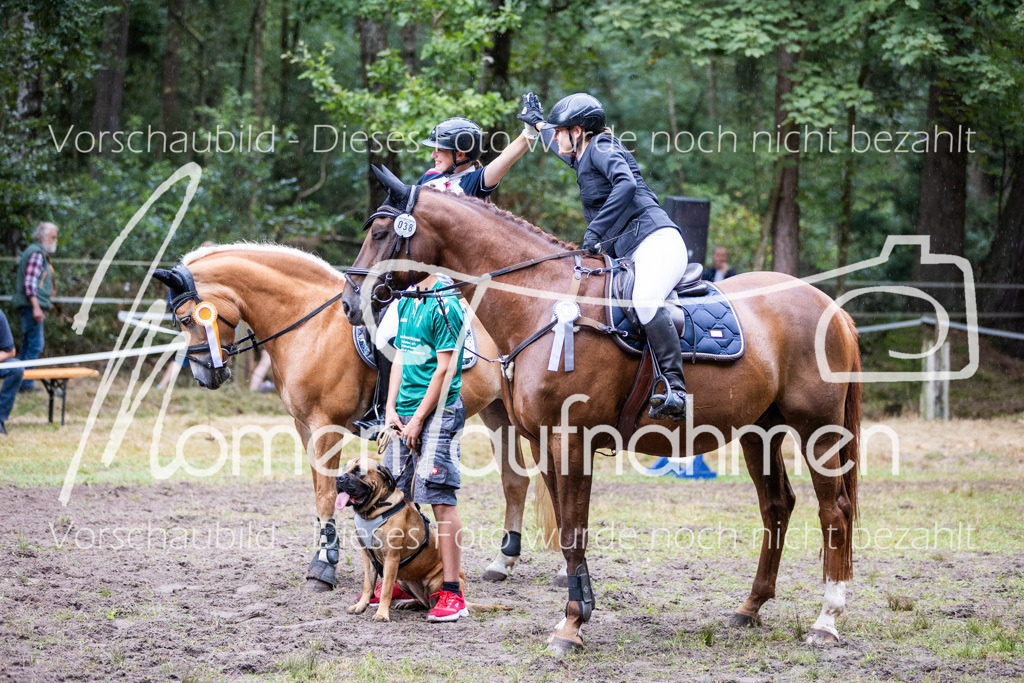 HB-JaD-053 | MomenTaufnahmen Pferdesportfotos