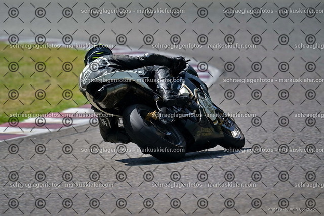 26BT02-1383 | markuskiefer.com - Realisiert mit Pictrs.com
