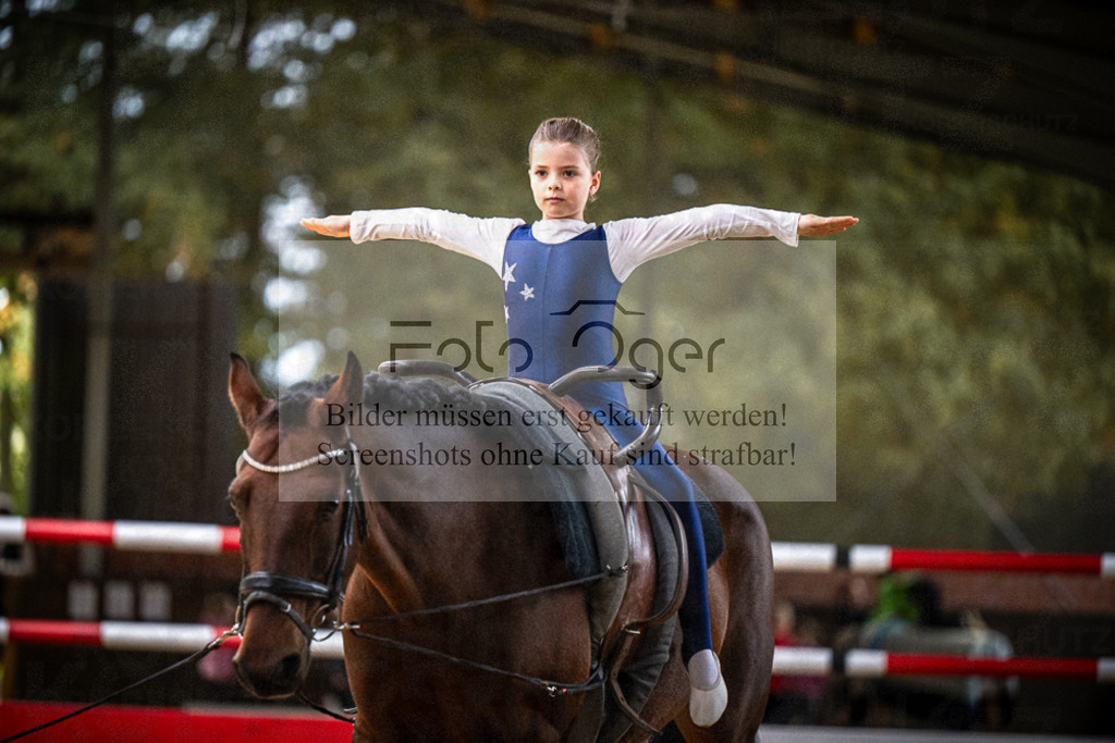DOS_0189 | Entdecke hochwertige Reitturnierfotos von Foto Oger. Professionell, emotional und authentisch – jetzt Lieblingsmomente im Shop bestellen.Deutschlandweite Turnierfotografie. - Realisiert mit Pictrs.com