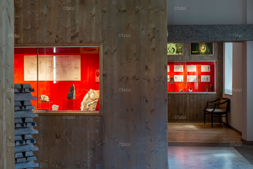 Bergbau-Museum Innen _fatzi_20230908-143445 | Fatzi Bilder-Archiv! 
Die Bilder sind für private Nutzung lizenzfrei. Die kommerzielle Nutzung ist möglich und erwünscht, jedoch bitte ich um vorherige Kontaktaufnahme per E-Mail (info@fatzi.at) oder unter +43 650 7828269 - Realisiert mit Pictrs.com