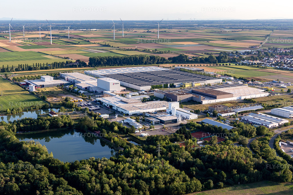 Luftbild: Industriegebiet in Offenbach an der Queich im Bundesland Rheinland-Pfalz in Deutschland. Foto: IMG_116811.jpg vom 14.08.2019 durch Werner Riehm/FLY-FOTO.de