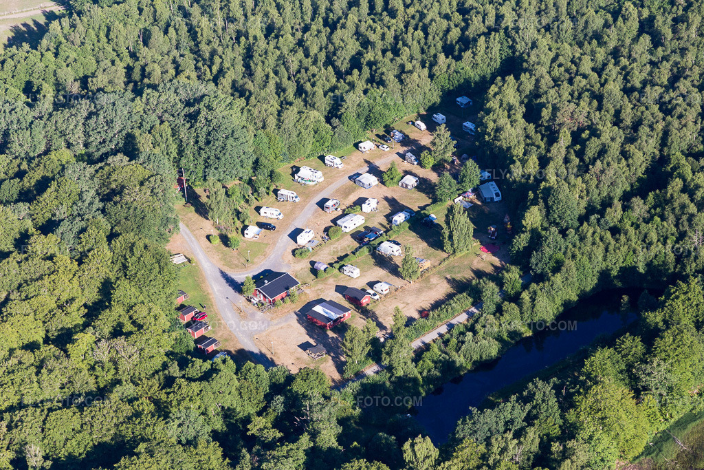 Aerial view: View of the town in Torne in the state Kronoberg, Sweden. – Photo: IMG_108159.jpg taken on 06/28/2018 by Werner Riehm/FLY-FOTO.com – Resolution of the original: 5472 x 3648 px