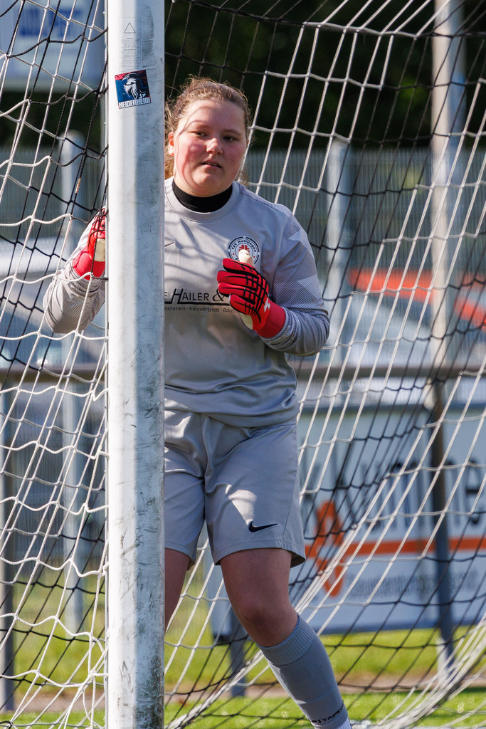 FCHHÜT_251003_4038 | 1.FC Heidenheim 1846 II vs. TSV Hüttlingen, Fußball, Frauen, Bezirkspokal, 2025/2026, 1.Runde, 03.10.2025 in Mergelstetten, Sportplatz 2(Foto: Michael Bulling) - Realisiert mit Pictrs.com