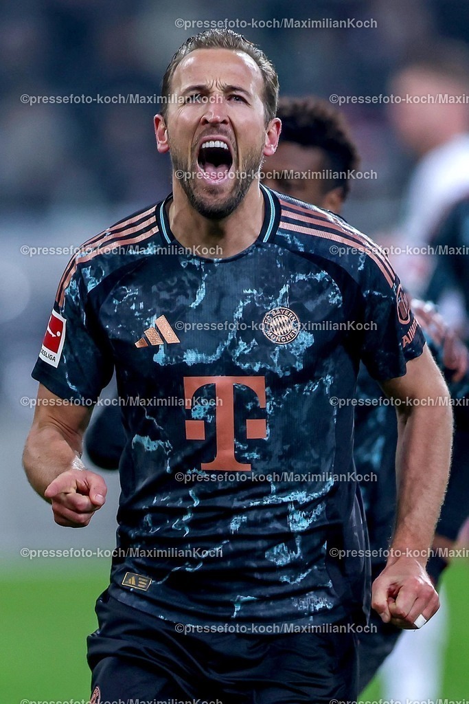BMG11012502237 | 11.01.2025, Fußball, Borussia Mönchengladbach - FC Bayern München, 1. Fußball Bundesliga, Borussia-Park, Saison 2024 2025: Torjubel nach dem Tor zum 1:0 durch Harry Kane (Bayern #9)DFB regulations prohibit any use of photographs as image sequences and or quasi-video.