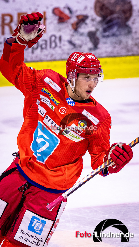 Testspiel EC Peiting vs EV Lindau Islanders | Eishockey Oberliga Süd Vorbereitung 2023/2024, Testspiel EC Peiting vs EV Lindau Islanders
Niklas GREIL (ECP 75) in Aktion,
2023-09-15 in Peiting (Eisstadion)
75 Niklas GREIL (ECP 75)
Copyright: FotoLindner