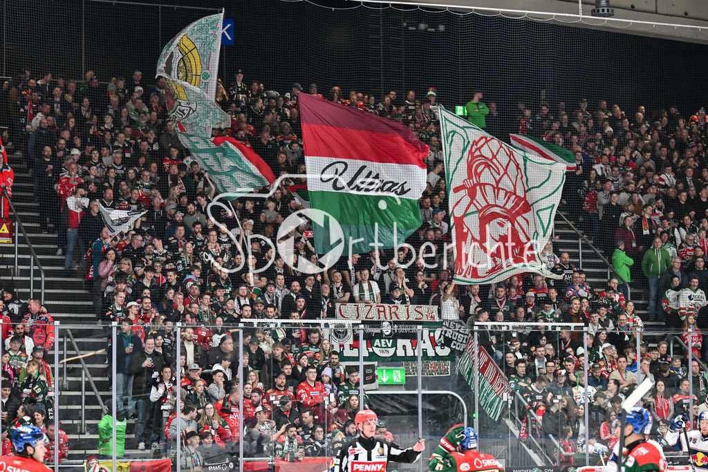 Augsburger Panther - EHC RB München | AUGSBURG, DEUTSCHLAND - 27. FEBRUAR: Ultras AEV während dem Match zwischen den Augsburger Panthern und dem EHC RB München am 46. Spieltag der Penny DEL im Curt Frenzel Stadion