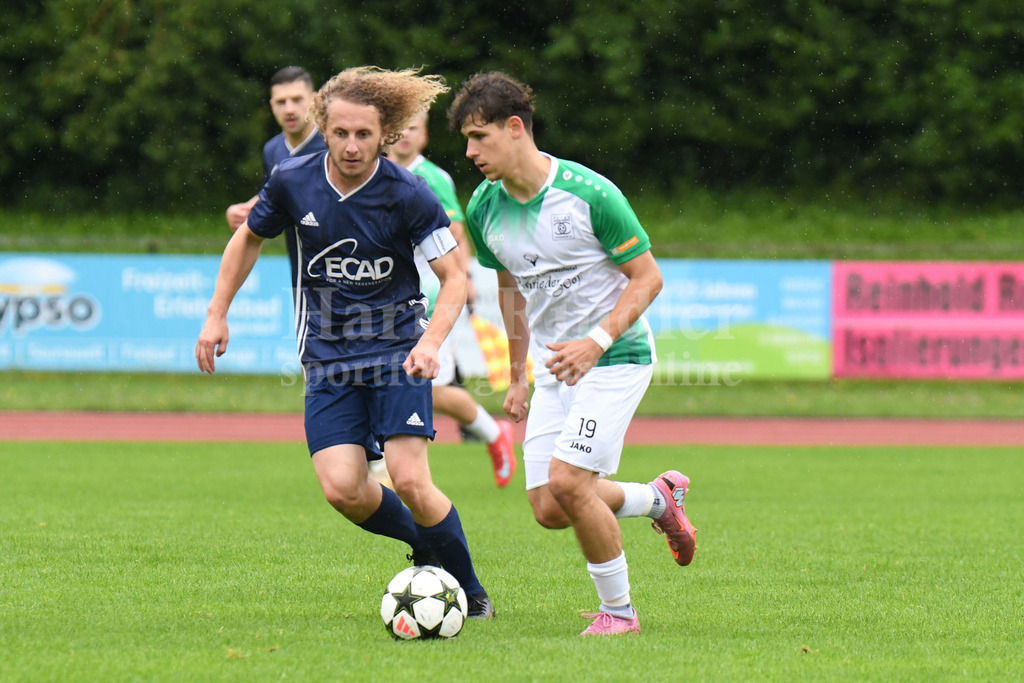 SpVgg GW Deggendorf : FC Obernzell-Erlau | Lukas Semmler (SpVgg GW Deggendorf #19) - Realisiert mit Pictrs.com