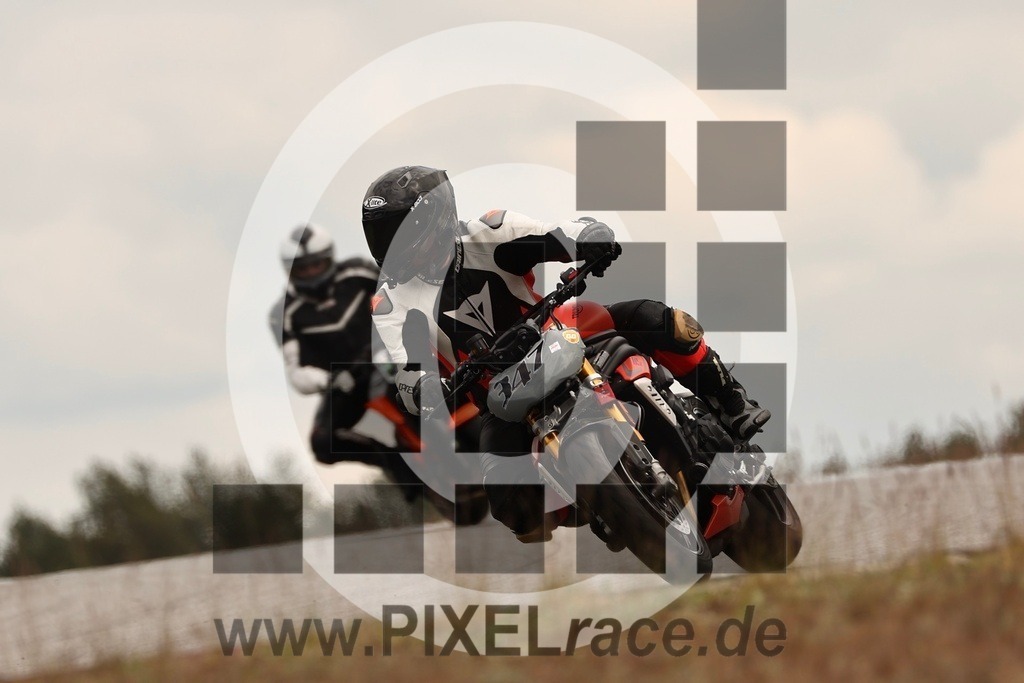 0347-20260516_12086 | Schöne Erinnerungen an spannende Momente - das festzuhalten ist unser Job. PIXELrace.de ist seit 2003 auf den Rennstrecken Europas unterwegs um die Action draußen beim Fahren und die wunderbare Stimmung imm Fahrerlager für euch einzufangen.
