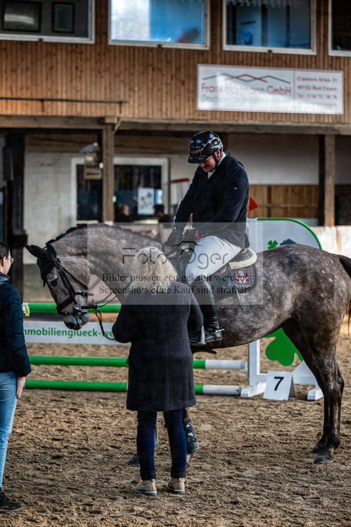 20240308-DOS_2764 | Entdecke hochwertige Reitturnierfotos von Foto Oger. Professionell, emotional und authentisch – jetzt Lieblingsmomente im Shop bestellen.Deutschlandweite Turnierfotografie. - Realisiert mit Pictrs.com