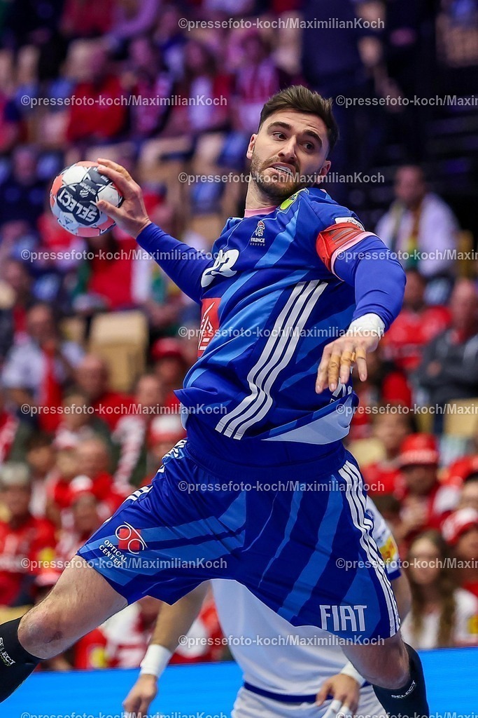 EHF24012601009 | 24.01.2026, Handball, Men's EHF EURO 2026, Frankreich - Portugal, Jyske Bank Boxen in Herning, Dänemark, Main Round:  Ludovic Fabregas (France #23)