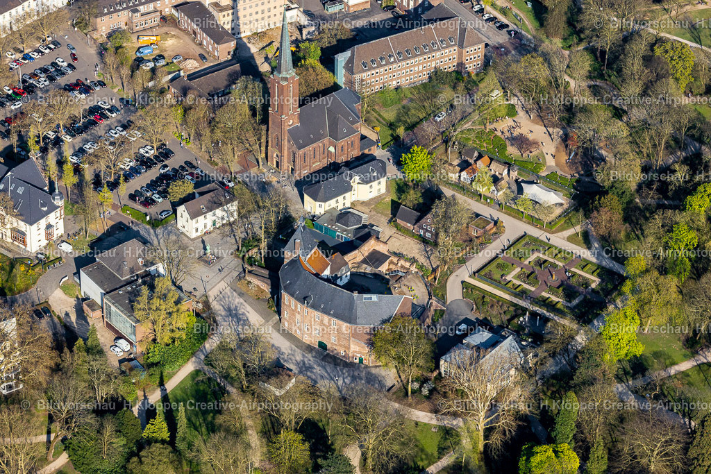 Luftbilder Moers-9118 | Luftbild Moerser Schloss und Restaurant am Kastell in Moers - Realisiert mit Pictrs.com