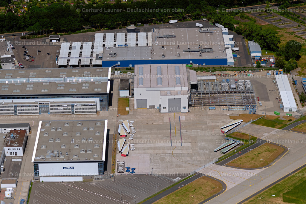 4029943 | BREMEN 01.06.2020 Gebäude und Produktionshallen auf dem Werksgelände der Airbus SE an der Airbus-Allee im Ortsteil Neustadt in Bremen, Deutschland. // Building and production halls on the premises of Airbus SE on Airbus-Allee in the district Neustadt in Bremen, Germany. Foto: Gerhard Launer