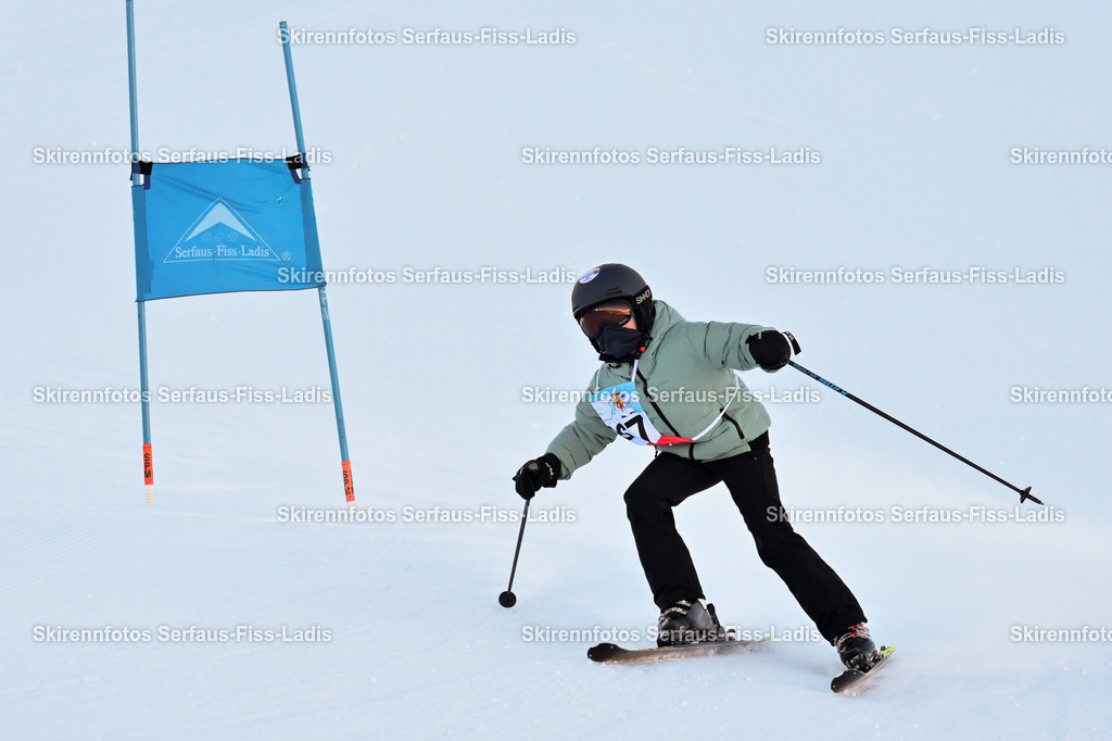 SRF_25.12.2025_0214 | Skirennfotos,Serfaus,Fiss,Ladis,Kinderskirennen,Winter,Tirol,Oberland,skirace,SFL,feelfree,weil wir's genießen,ski,Ski,skifahren,Sonnenplateau, - Realisiert mit Pictrs.com