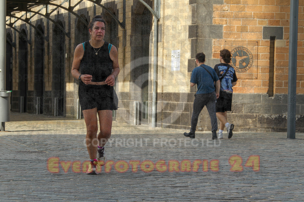 250920_1547_EV4_9576 | Sportfotografie im Rhein-Sieg Kreis, Köln, Bonn, NRW, Rheinland Pfalz, Hessen, etc. Unser Tätigkeitsfeld umfasst den Laufsport vom Volkslauf über den Marathon, Duathlon, Triathon bis zum Ultralauf wie Kölnpfad Ultra oder Schindertrail.