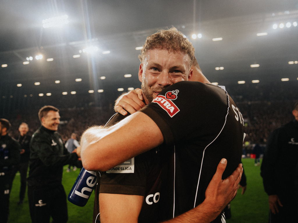 _DSC5922 | Der offizielle Shop für FC St. Pauli Fotos. Wähle aus Spielszenen & Fanmomenten dein FCSP Wunschformat. Wir liefern Millerntor-Atmosphäre.