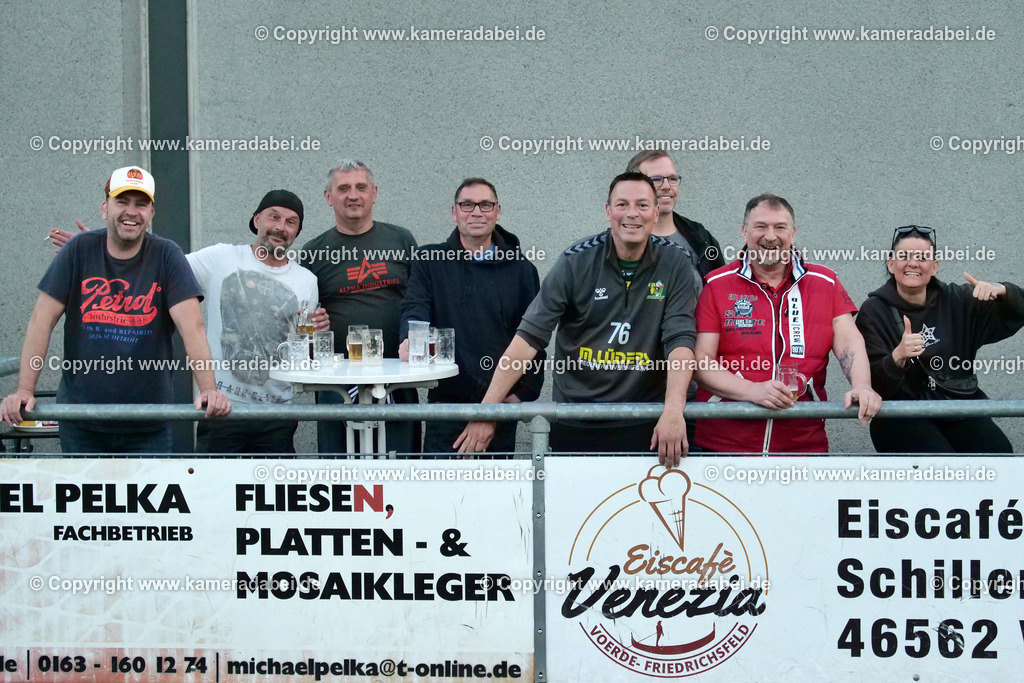 Fußball Kreispokal 25/26 Ü 32 : Spiel um Platz 3 : SV 08/29 Friedrichsfeld - SV Ringenberg AH  2 : 1 | Fußball Kreispokal 25/26 Ü 32 : Spiel um Platz 3 : SV 08/29 Friedrichsfeld - SV Ringenberg AH  2 : 1Spielort : Voerde Friedrichsfeld - Realisiert mit Pictrs.com