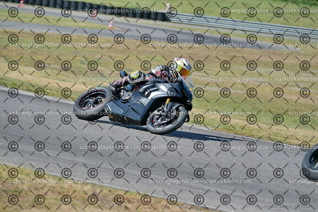 25bt04-0206 | markuskiefer.com - Realisiert mit Pictrs.com