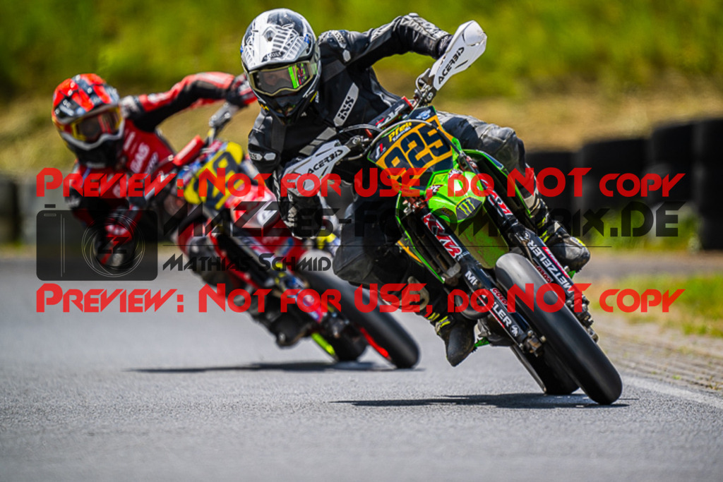 MaZZes_FotoMatrix_220528_1179 | Fotograf Mathias Schmid
Sportfotograf,
Eventfotograf,
Hochzeitsfotograf,
Portraitfotograf