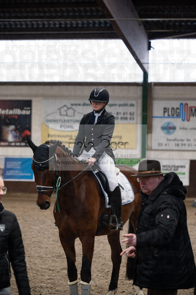 Hallenreittunier Voxtrup 2023 | Entdecke hochwertige Reitturnierfotos von Foto Oger. Professionell, emotional und authentisch – jetzt Lieblingsmomente im Shop bestellen.Deutschlandweite Turnierfotografie. - Realisiert mit Pictrs.com