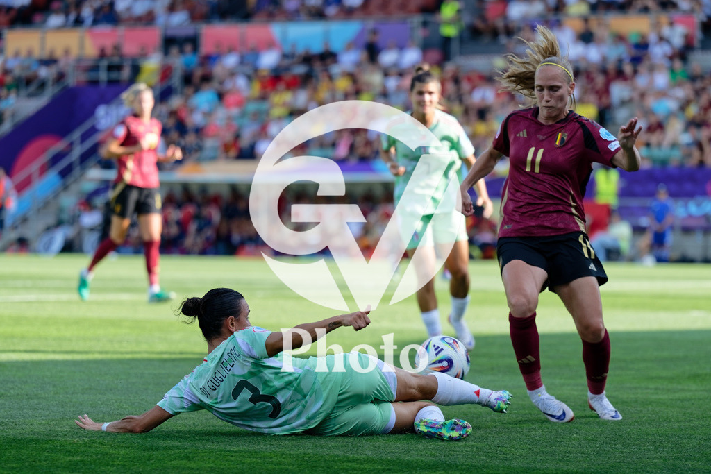 Belgium v Italy - UEFA Women's EURO 2025 Group B | SION, SWITZERLAND - JULY 3: Lucia Di Guglielmo of Italy (L) Janice Cayman of Belgium (R)  fight for possession during the UEFA Womens EURO 2025 Group B match between Belgium and Italy at Stade de Tourbillon on July 3, 2025 in Sion, Switzerland. (Photo by Giuseppe Velletri/Sports Press Photo/Getty Images)