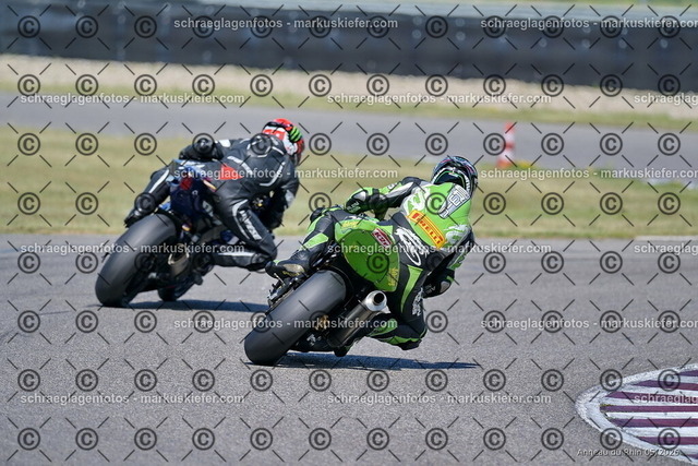 26BT01-1654 | 751 - Realisiert mit Pictrs.com