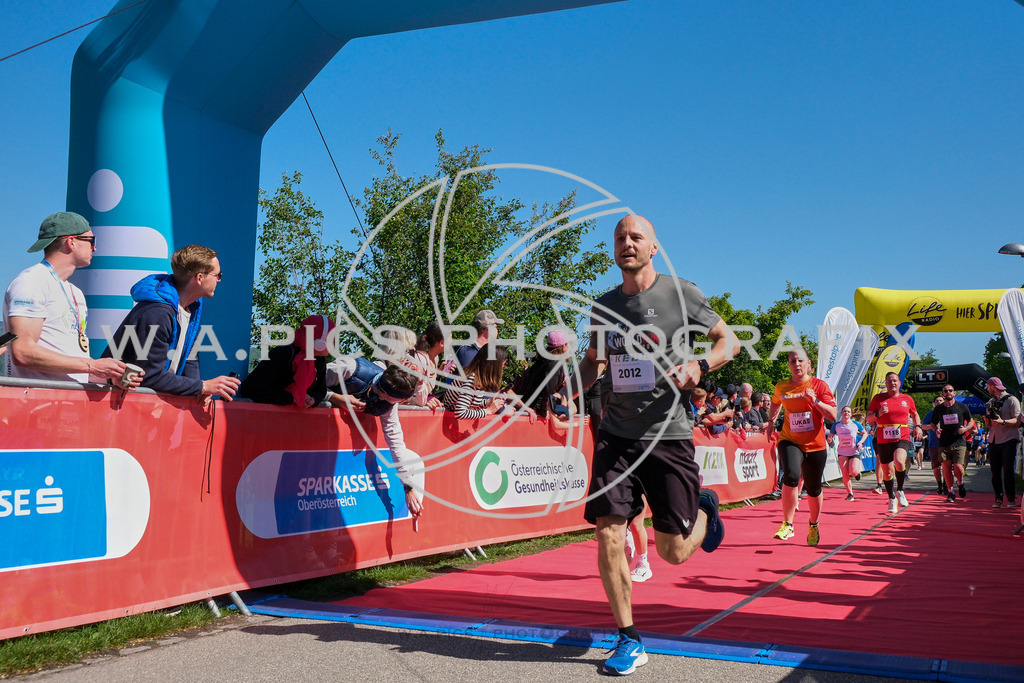 ..... | LINZ,AUSTRIA,27.April 24, Int. 3 Brückenlauf Linz  , Image shows: Photo: WAPICS / Michael ring